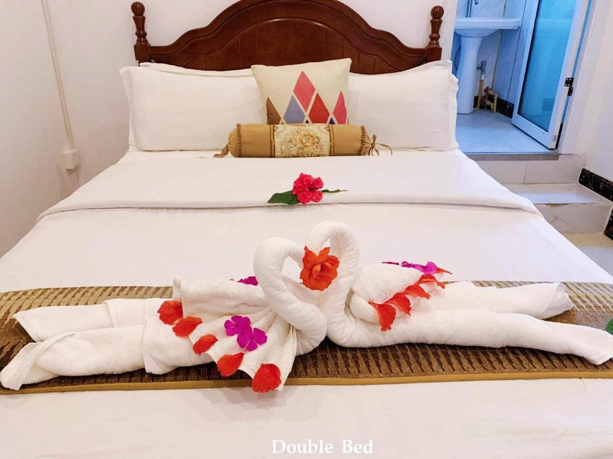 Crystal Beach Hotel Port Vila Buitenkant foto