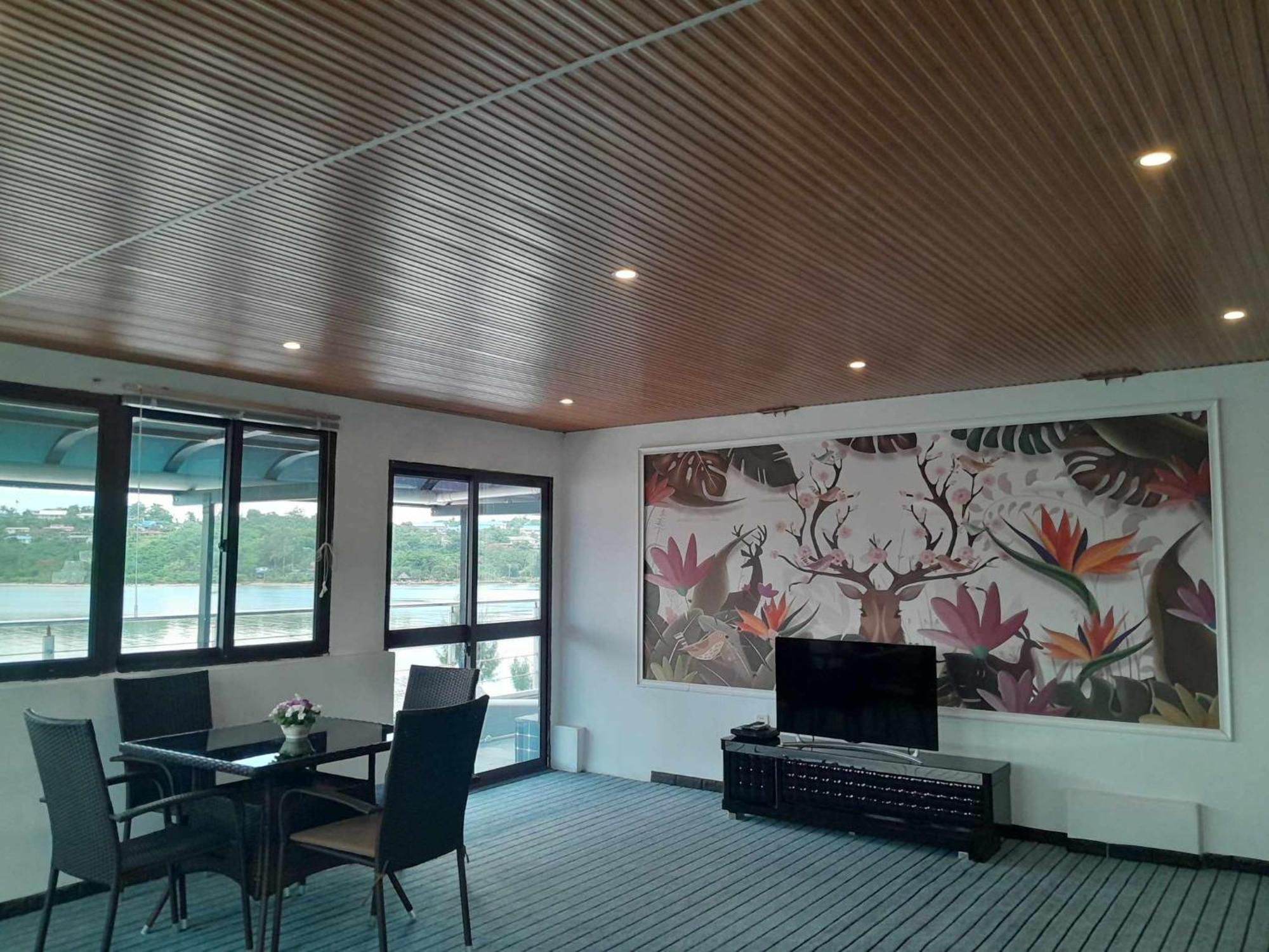 Crystal Beach Hotel Port Vila Buitenkant foto