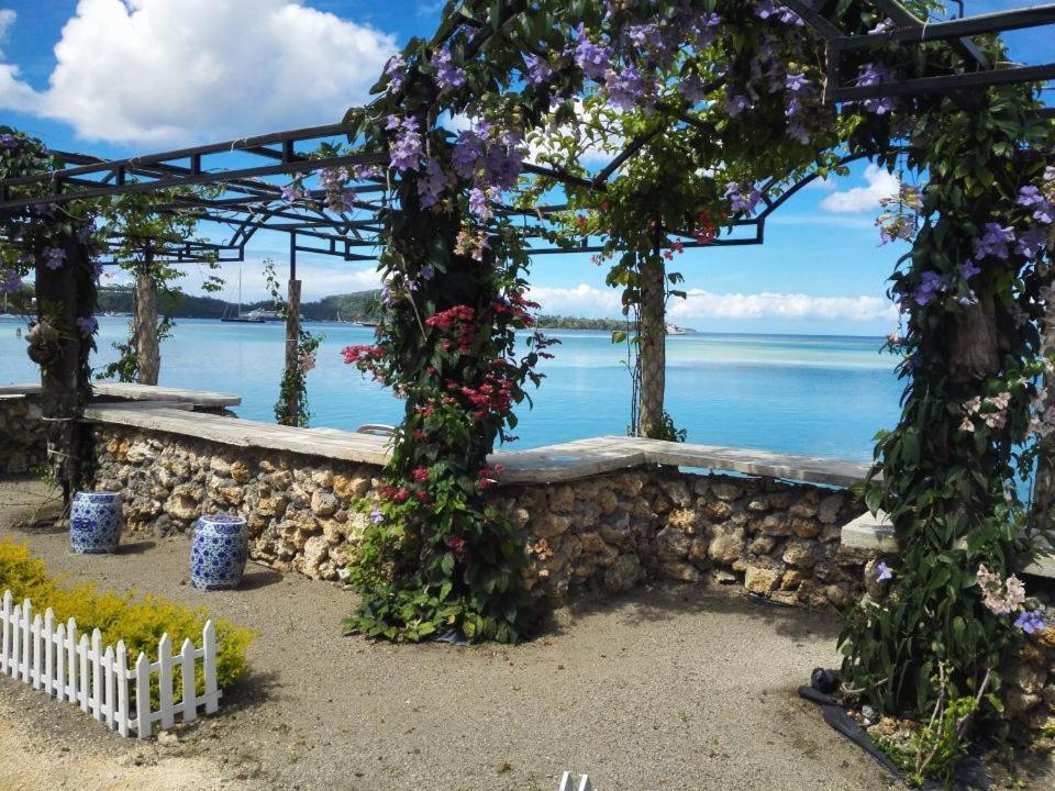 Crystal Beach Hotel Port Vila Buitenkant foto